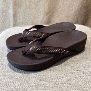 Vionic Women's Studded Brown Sandals